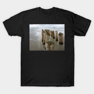 Groyne on the North Sea beach T-Shirt